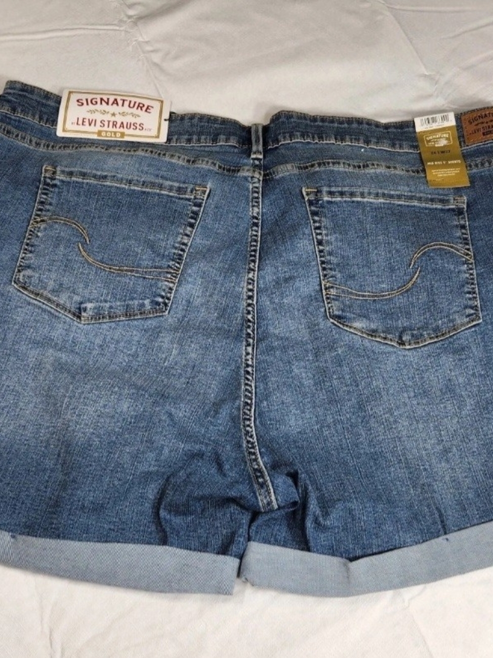 Levi Strauss Signature Womens Plus Size 24W 37 Mid Rise Denim Cuffed Shorts 03 - Picture 2 of 7